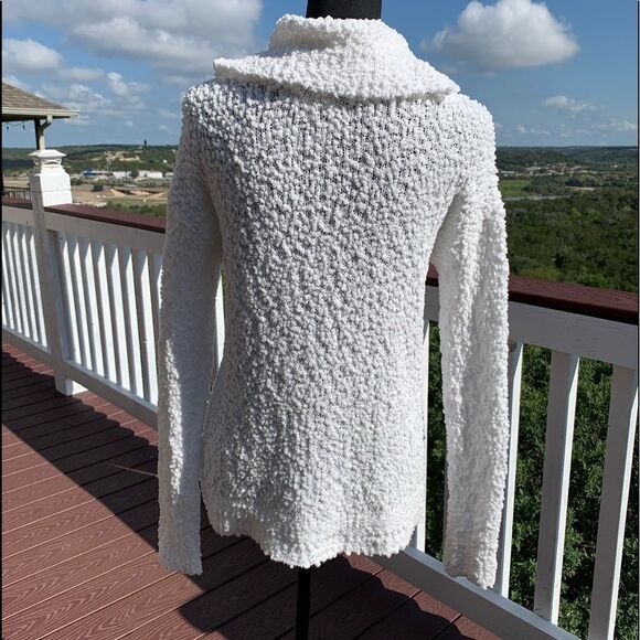 Pink Republic White ‎ Cowl Neck Sweater - Picture 3 of 10
